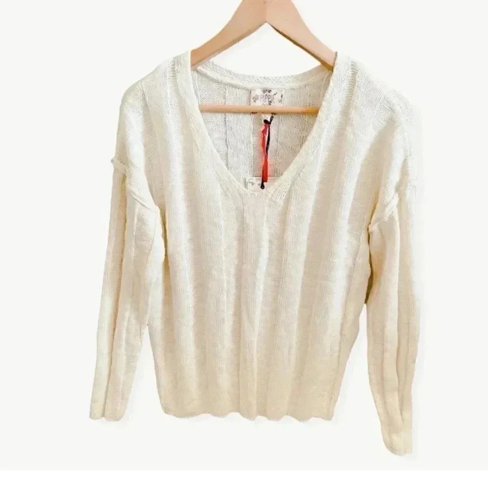 Hippie Rose Winter White V Neck Womens Sweater Sz Small